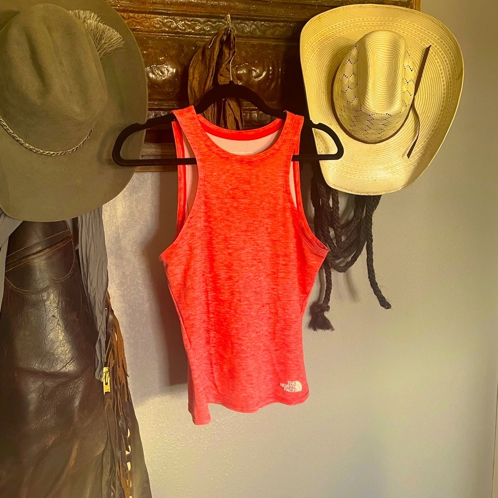 The North Face pink workout tank, brand new! Never worn. Size medium
